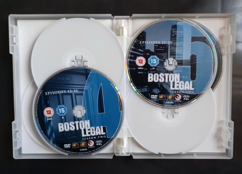 Boston Legal - Season 2 (7 DVD Set)