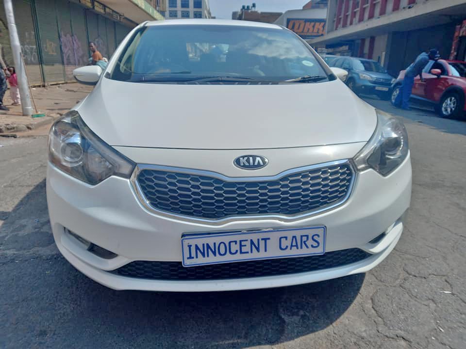 2014 KIA CERATO 1.6 PETROL, MANUAL TRANSMISSION, WHITE COLOUR, MILEAGE