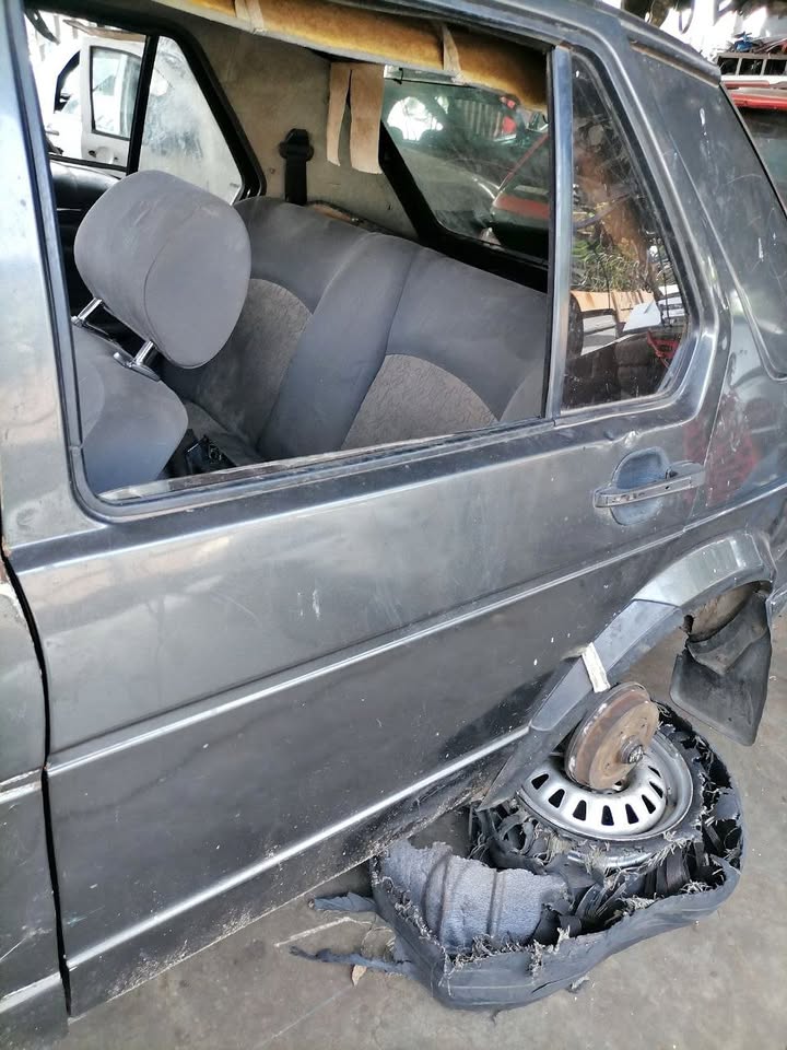 VOLKSWAGEN GOLF 1 REAR DOOR - Private Seller VOLKSWAGEN GOLF 1 REAR DOOR - Private Seller