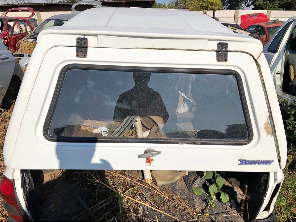 Opel Corsa Lite Bakkie Canopy - Private Seller Opel Corsa Lite Bakkie Canopy - Private Seller