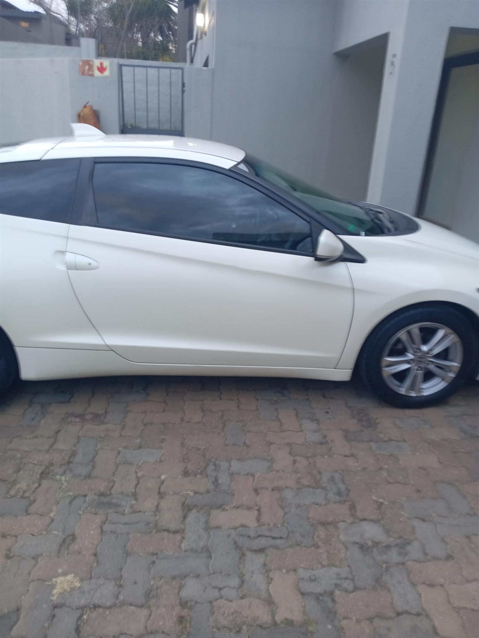 Used 2011 Honda CR-Z hybrid - Private Seller Used 2011 Honda CR-Z hybrid - Private Seller