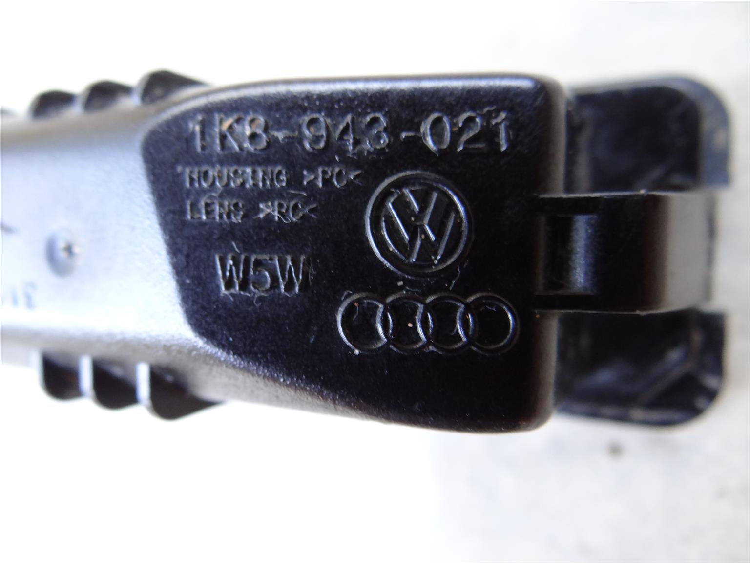 NUMBER PLATE LIGHT SET – VW / AMAROK