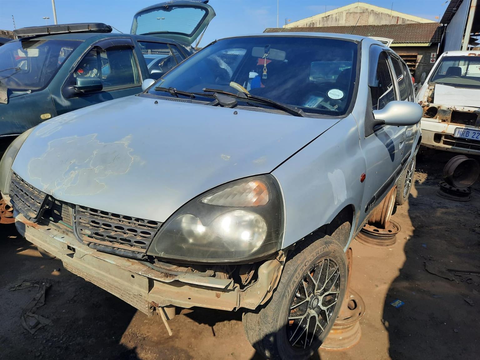2001 Renault Clio 2 – Stripping for Spares 2001 Renault Clio 2 – Stripping for Spares