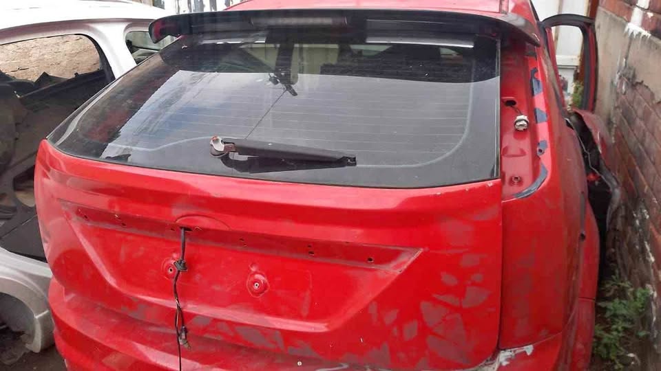 Ford Focus ST 2007 tailgate - Private Seller Ford Focus ST 2007 tailgate - Private Seller