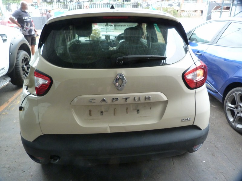 Renault Captur 900T Expression Manual Cream - 2016 SPARESBOYZ STRIPPING FOR SPAR - Private Seller Renault Captur 900T Expression Manual Cream - 2016 SPARESBOYZ STRIPPING FOR SPAR - Private Seller