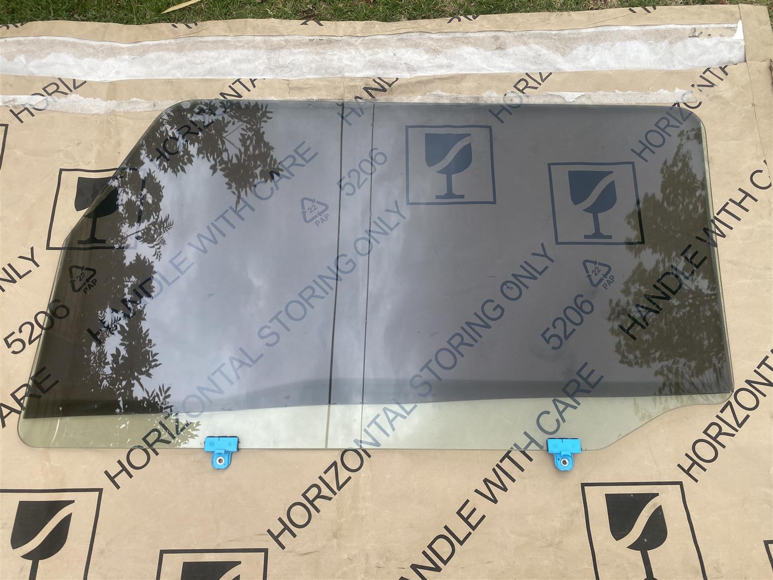 2017 SUZUKI JIMNY RIGHT FRONT DOOR GLASS FOR SALE. BRAND NEW - Private Seller