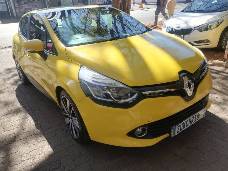 2015 RENAULT CLIO 900T 1.2 MANUAL