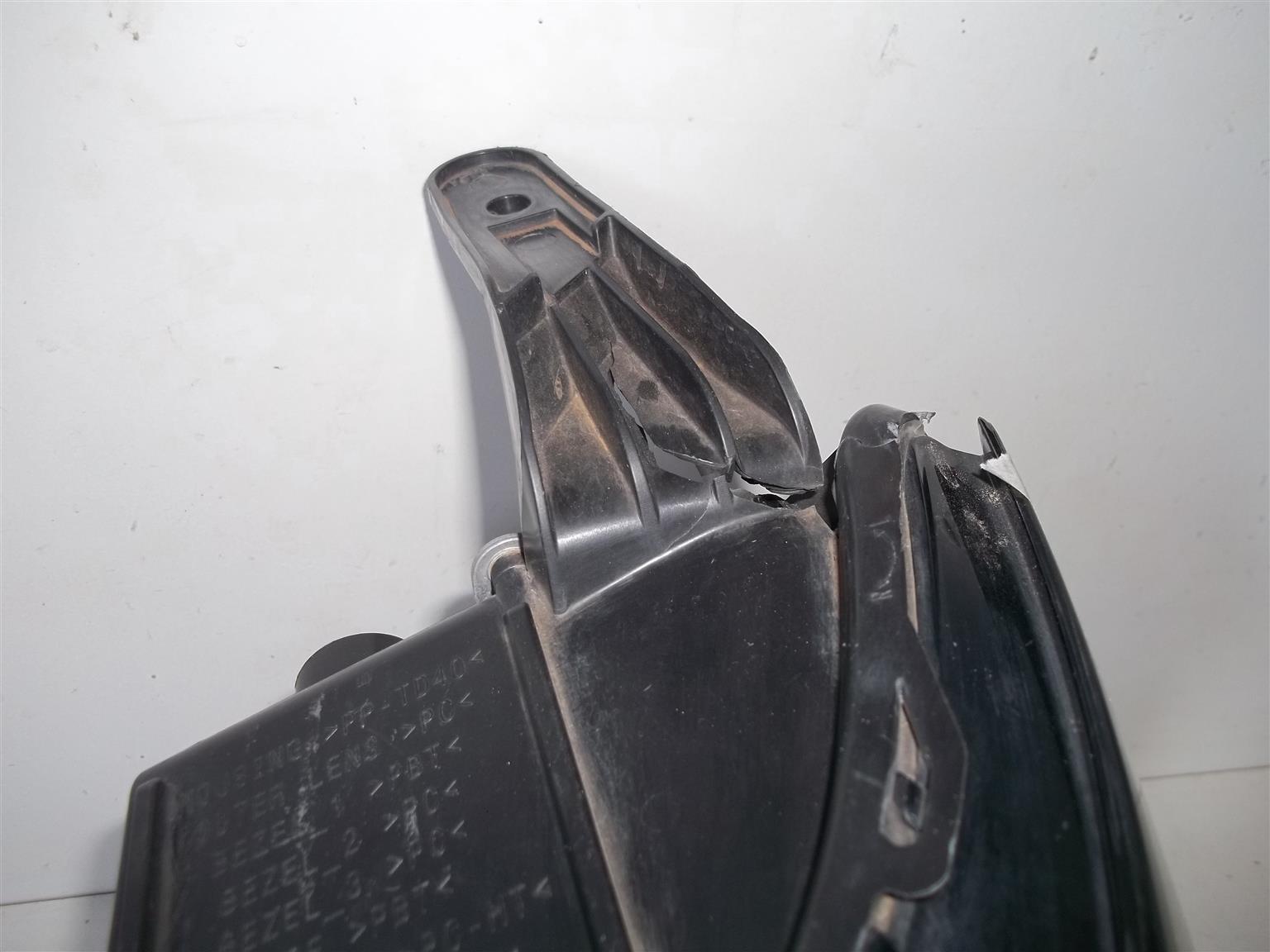Isuzu MU-X '20-'23 left headlight - Private Seller Isuzu MU-X '20-'23 left headlight - Private Seller