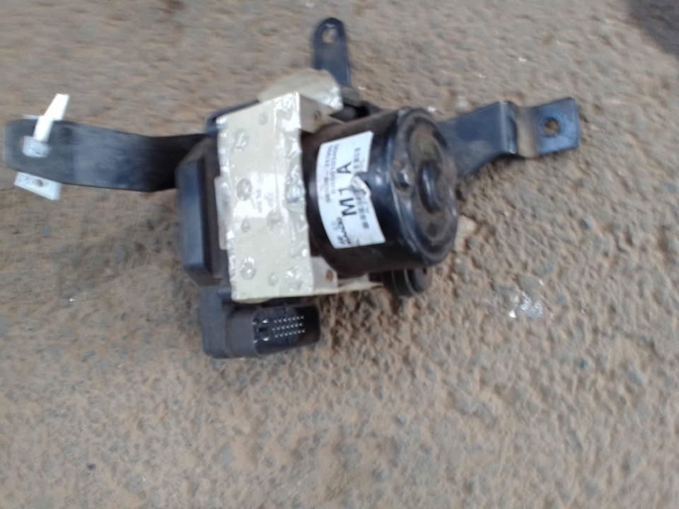 2005 up Hyundai Tucson ABS pump - Private Seller