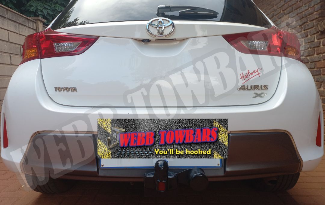 Toyota Auris X Standard/Detachable Towbars - Private Seller Toyota Auris X Standard/Detachable Towbars - Private Seller
