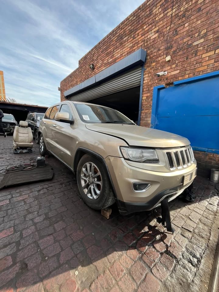 2013 JEEP GRAND CHEROKEE 3.0 CRD WK2 NOW STRIPPING - Private Seller 2013 JEEP GRAND CHEROKEE 3.0 CRD WK2 NOW STRIPPING - Private Seller