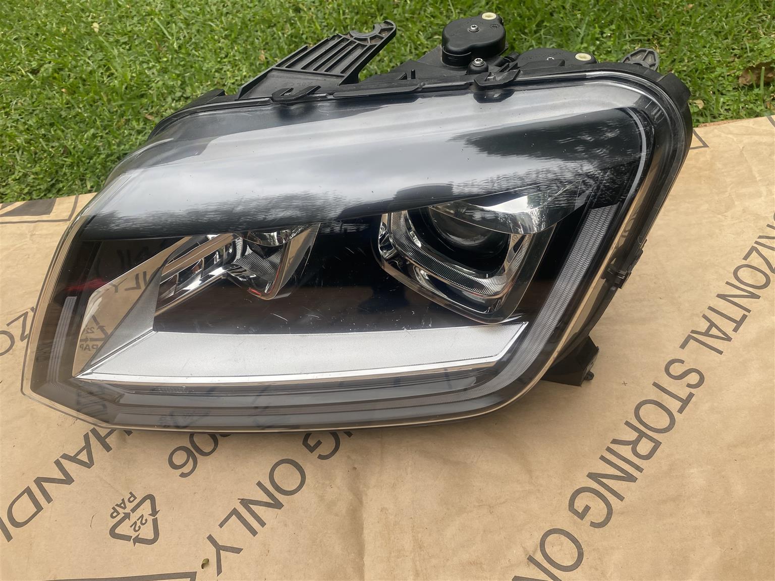 2021 VW AMAROK XENON HEADLIGHT LEFT SIDE FOR SALE. IN EXCELLENT CONDITION - Private Seller 2021 VW AMAROK XENON HEADLIGHT LEFT SIDE FOR SALE. IN EXCELLENT CONDITION - Private Seller