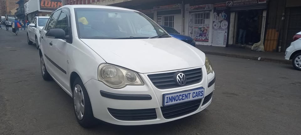 2004 VW POLO CLASSIC 1.6 SEDAN PETROL, MANUAL, WHITE COLOUR, MILEAGE 91000KM