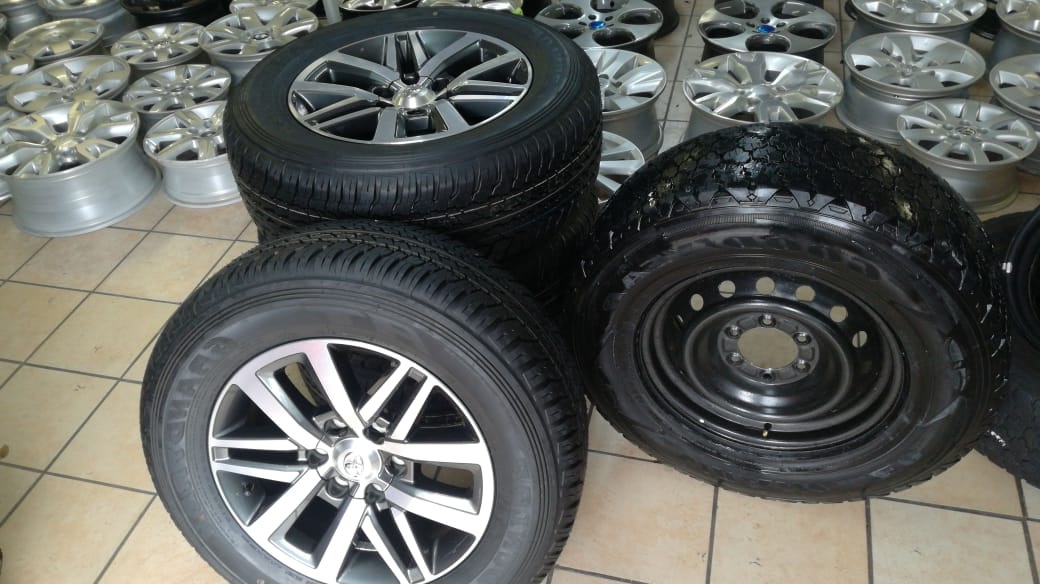 18" Toyota Hilux/Fortuner original mags with brand new 265/60/18 Dunlop Grandtre - Private Seller 18" Toyota Hilux/Fortuner original mags with brand new 265/60/18 Dunlop Grandtre - Private Seller