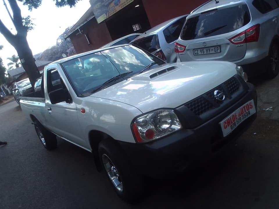 2021 Nissan np300 2.5 TDI Disiel Manual,white Single cab 4x2 Sparekey  89,000km