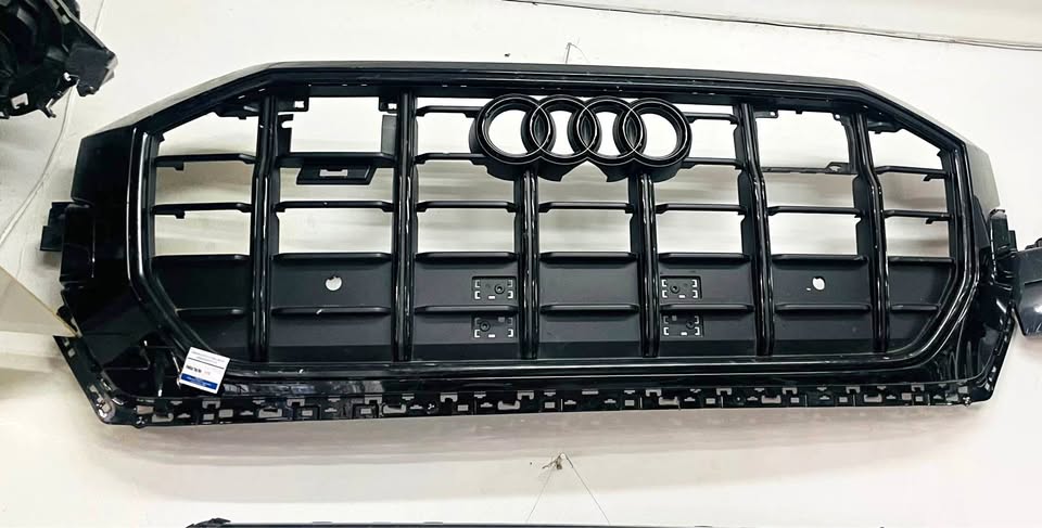 AUDI SQ8 Q8 Q7 GRILL - Private Seller AUDI SQ8 Q8 Q7 GRILL - Private Seller