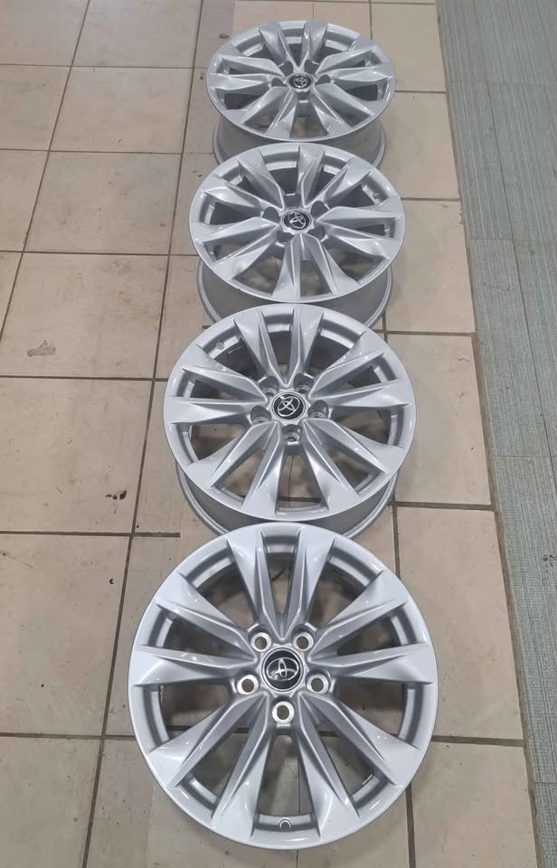 17-inch Toyota Urban cruiser/Rav4 mag rims - Private Seller
