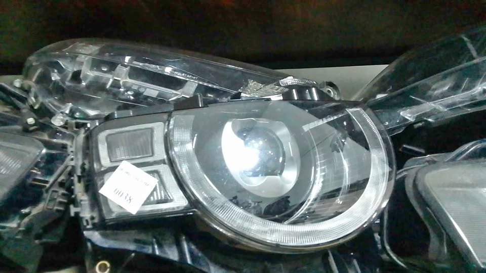 Land Rover Defender headlight - Private Seller Land Rover Defender headlight - Private Seller