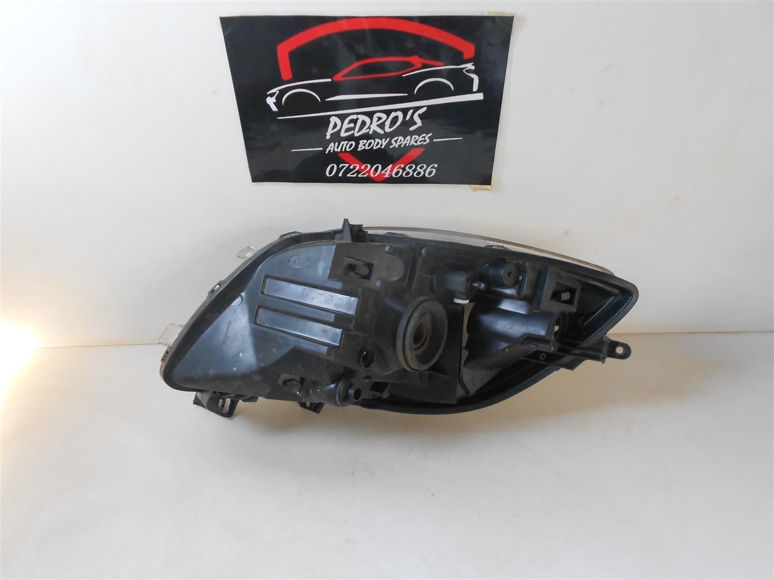 Toyota Yaris Right Headlight