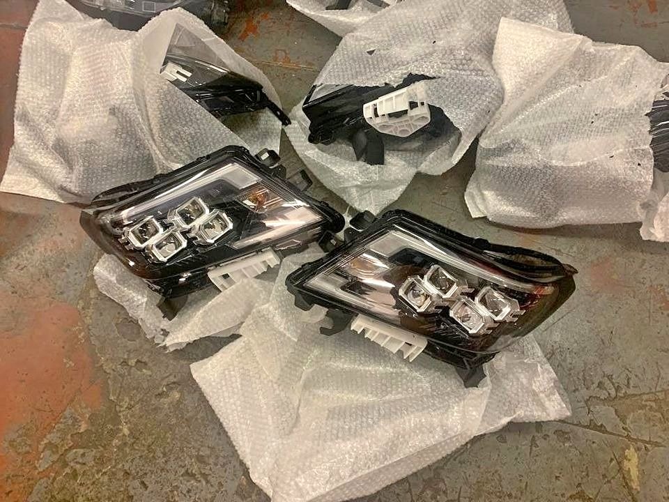 2023 NISSAN NAVARA XENON HEADLIGHTS - Private Seller 2023 NISSAN NAVARA XENON HEADLIGHTS - Private Seller
