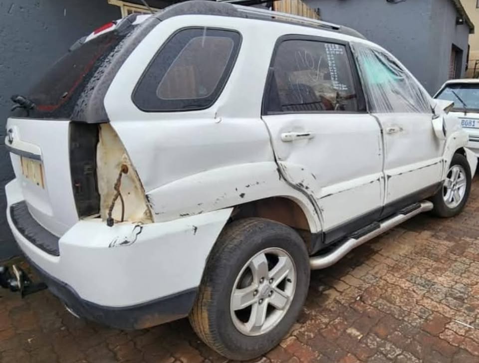 2009-2010 Kia Sportage 2.0 Auto Stripping For Spare/Parts - Private Seller