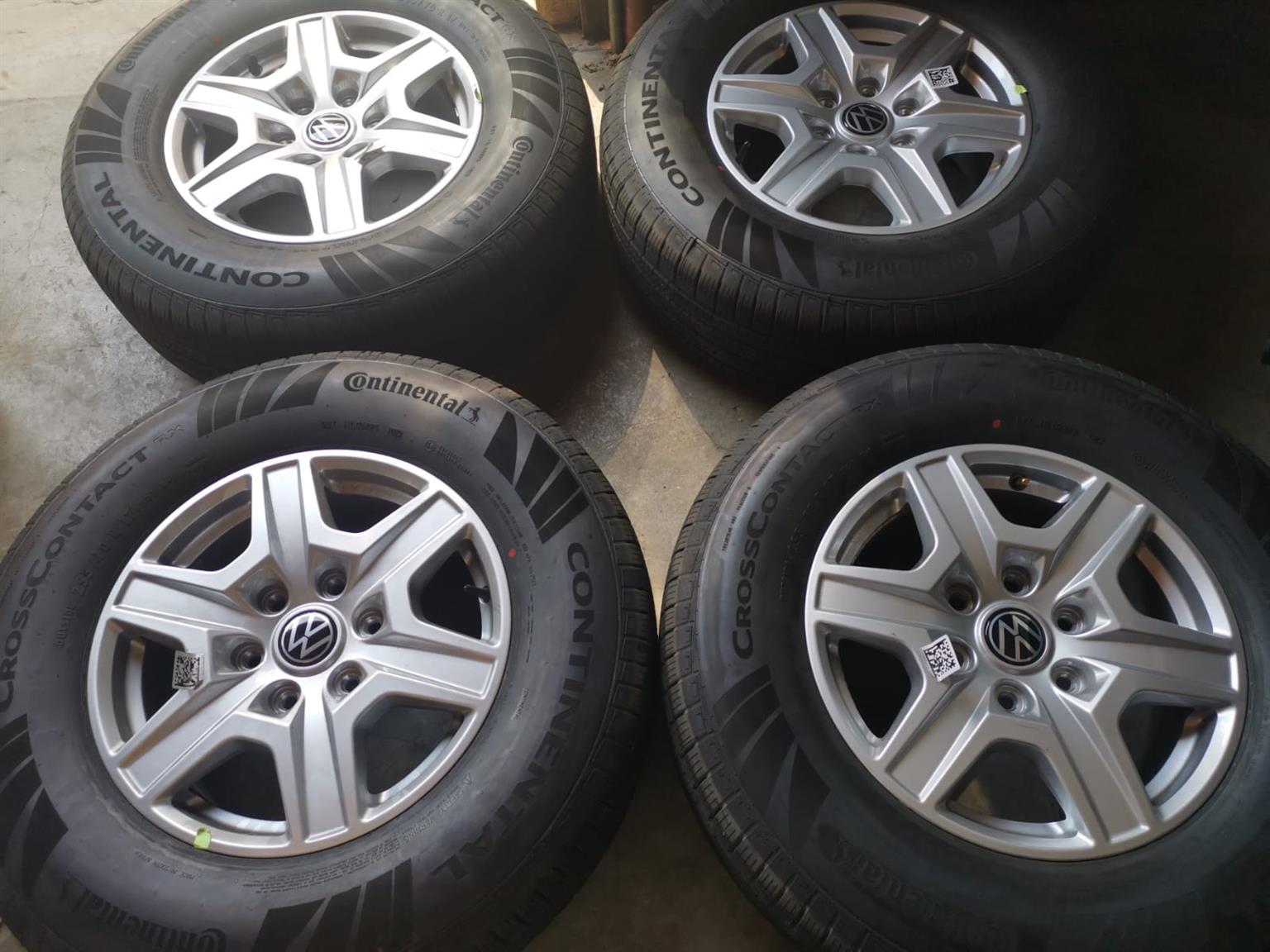 17 inch VW Amarok original mags with 255/70/17 Continental CrossContact new set - Private Seller 17 inch VW Amarok original mags with 255/70/17 Continental CrossContact new set - Private Seller