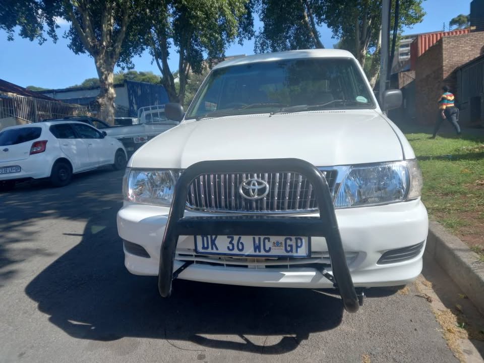 2004 Toyota CONDOR 7seater, 1.8 Petrol, Manual, White Color, Mileage 153000kms,