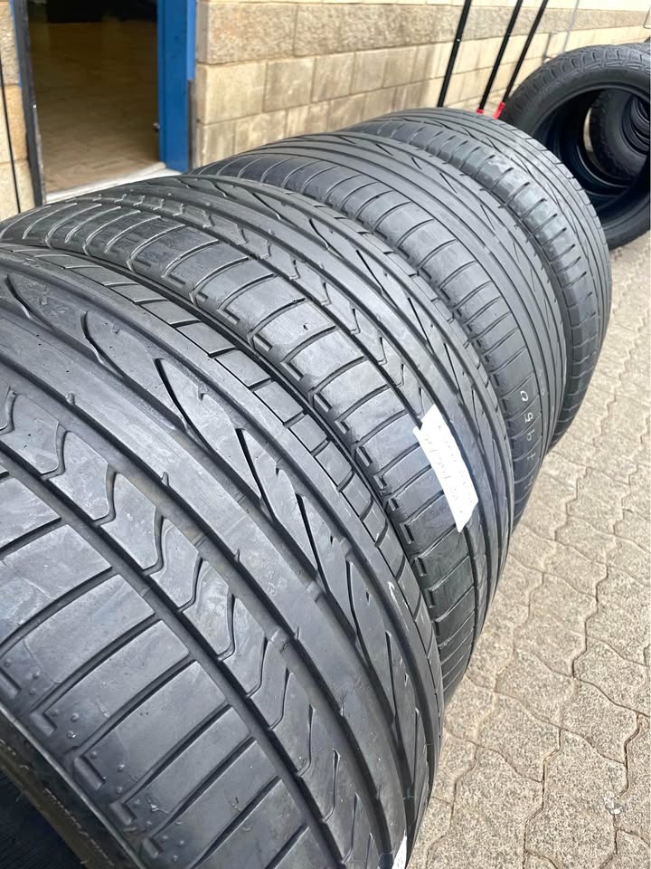 275 40 R20   and  315 35 R20 Bridgestone Dueler RunFlat Tyres - Private Seller