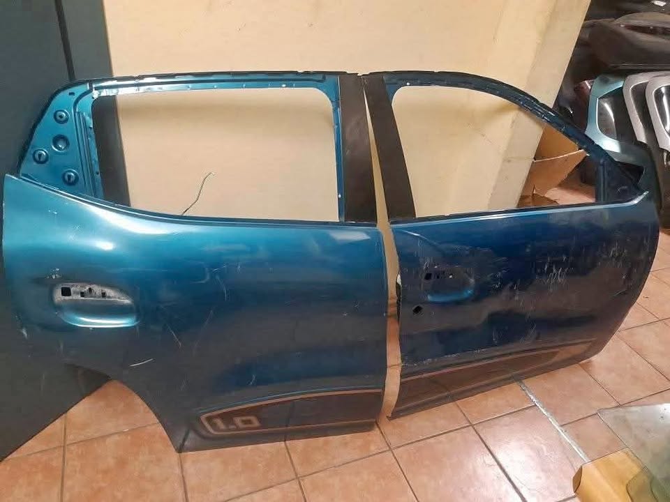 RENAULT KWID DOORS AVAILABLE - Private Seller RENAULT KWID DOORS AVAILABLE - Private Seller