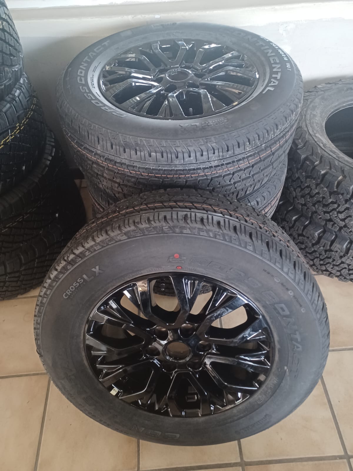 18inch Ford Thunder/Stormtrak original mags with 265/60/18 Continental CrossCont - Private Seller 18inch Ford Thunder/Stormtrak original mags with 265/60/18 Continental CrossCont - Private Seller