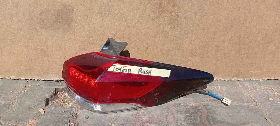 TOYOTA RUSH TAILLIGHT (RIGHT SIDE) VERY CLEAN - Private Seller TOYOTA RUSH TAILLIGHT (RIGHT SIDE) VERY CLEAN - Private Seller