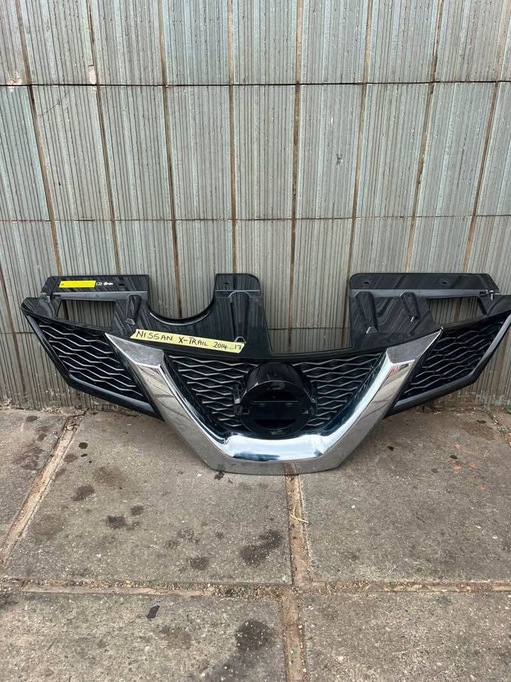 Nissan X-Trail grill - Private Seller Nissan X-Trail grill - Private Seller