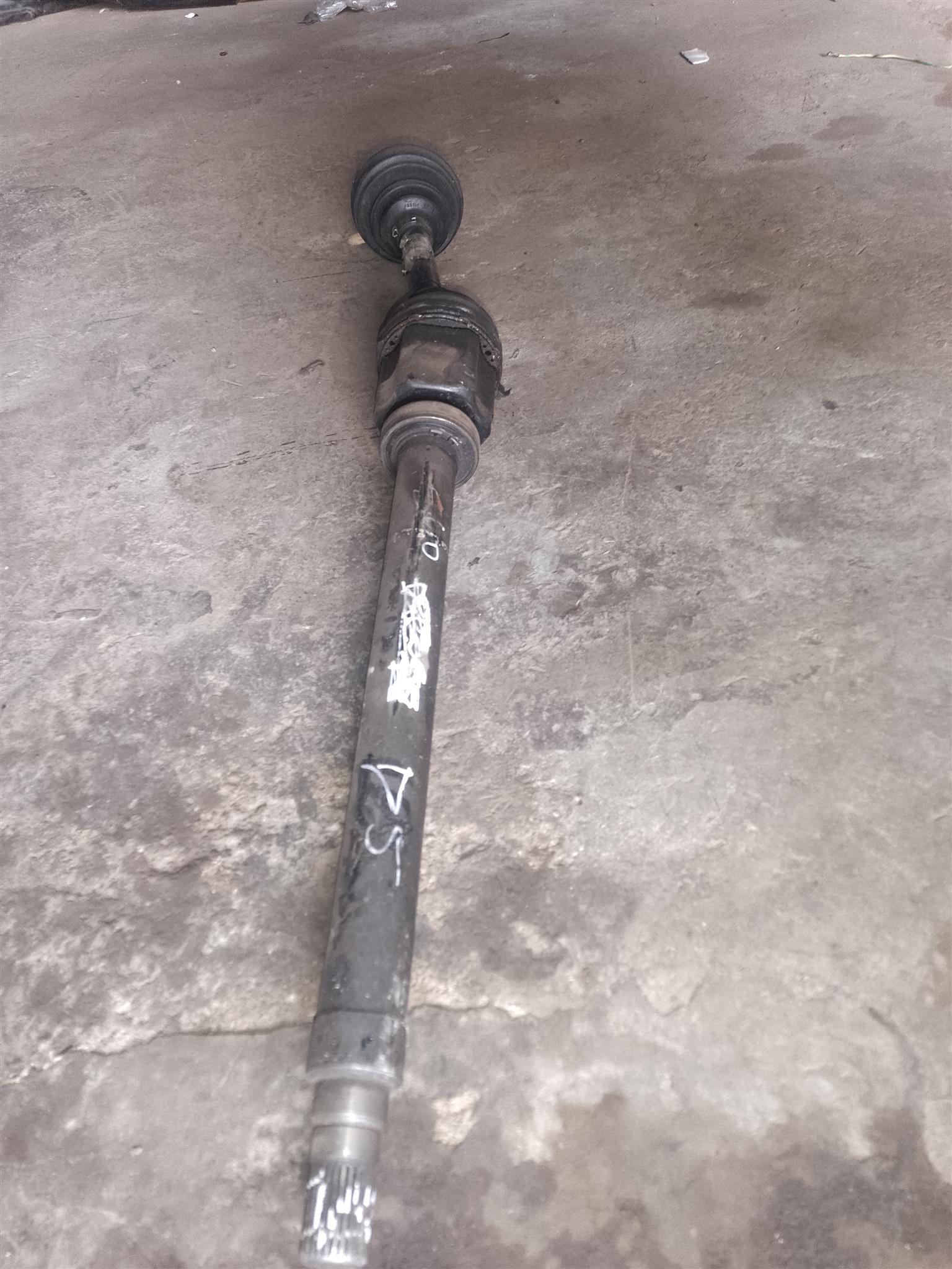 VOLVO S60 D5 2012 LEFT DRIVE SHAFT FOR SALE - Private Seller