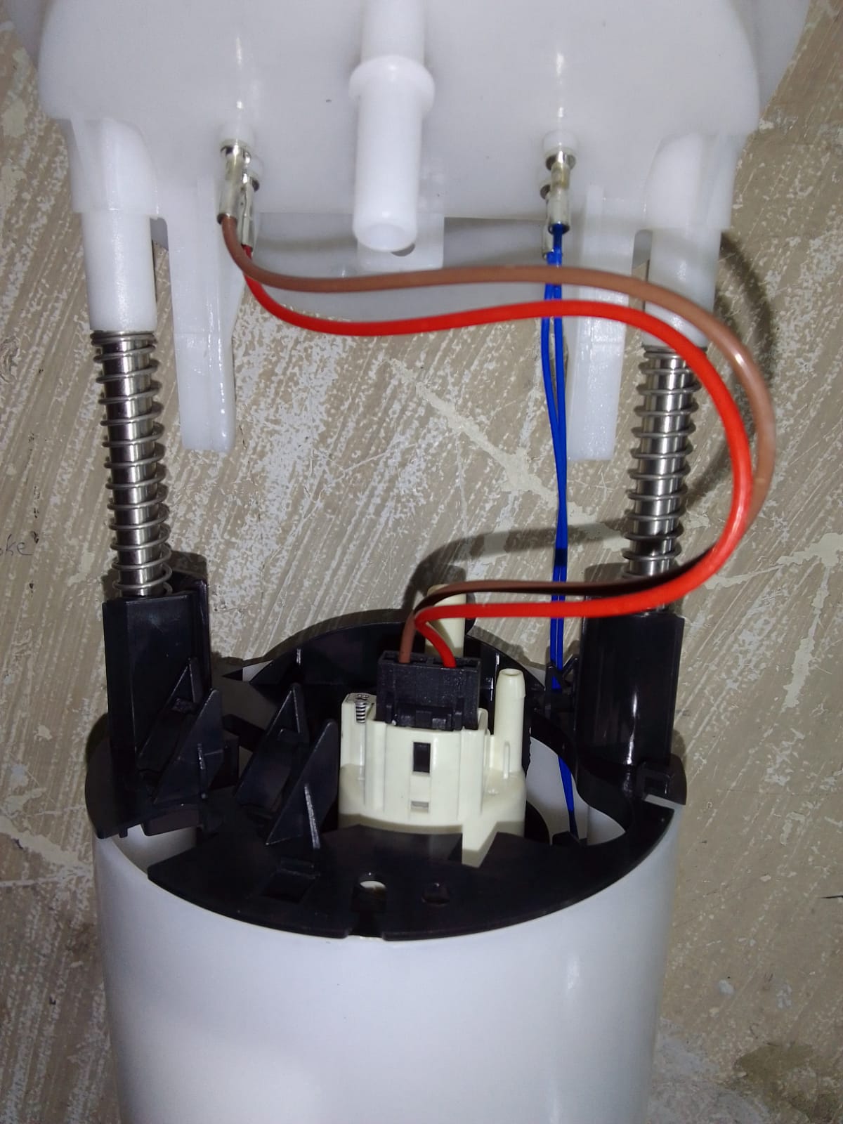 BMW E87 E90 4 Cylinder Petrol Fuel Pump for sale. - Private Seller