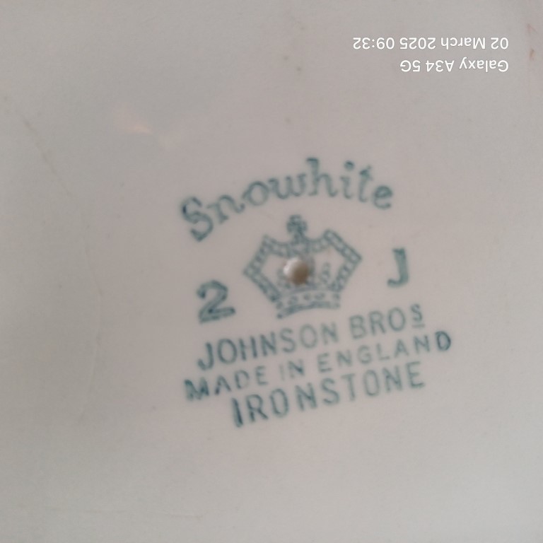 JOHNSON BROS DINING SET