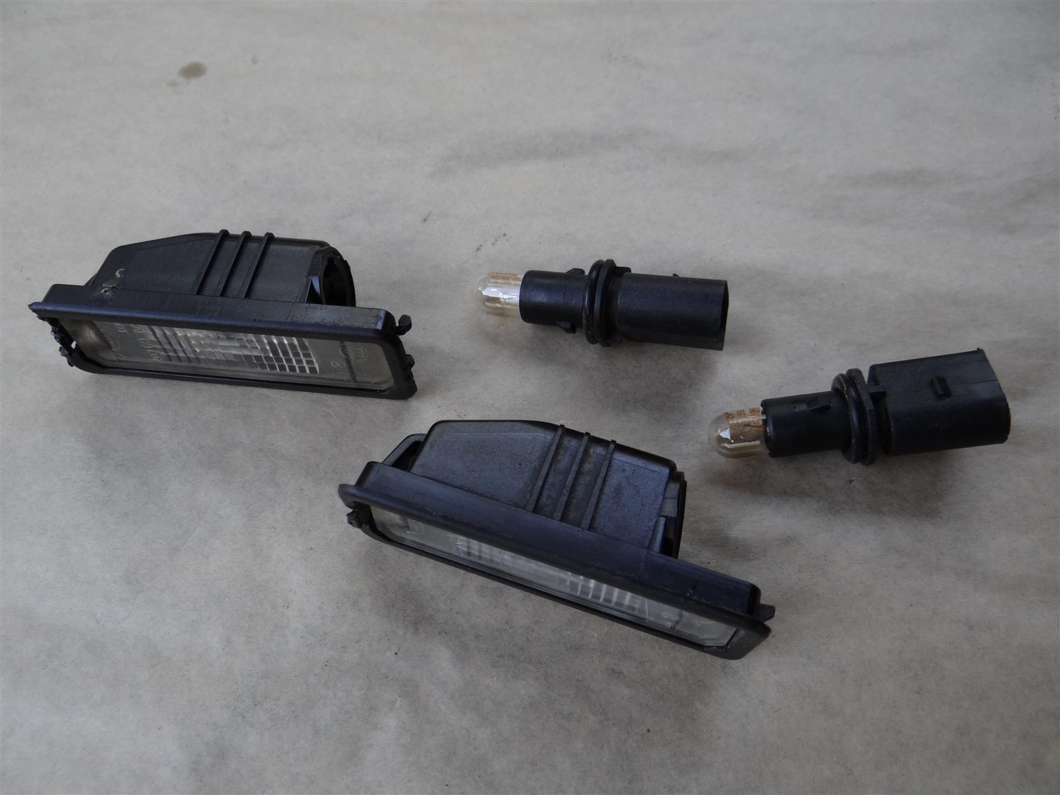 NUMBER PLATE LIGHT SET – VW / AMAROK