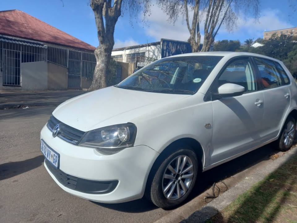 2015 VW Polo Vivo Hatchback 1.6 Petrol, Manuel, White, 90000kms