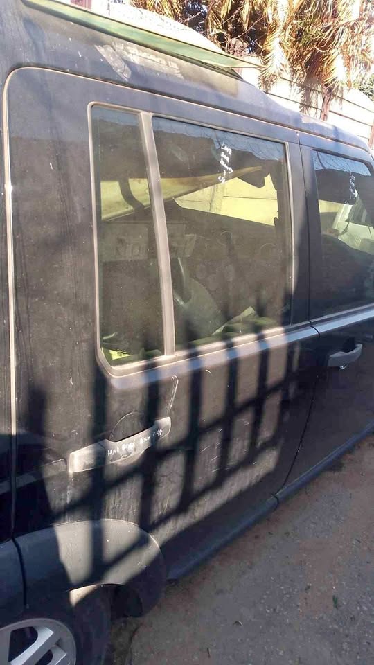 Land Rover Discovery 3 TDV6s RR door