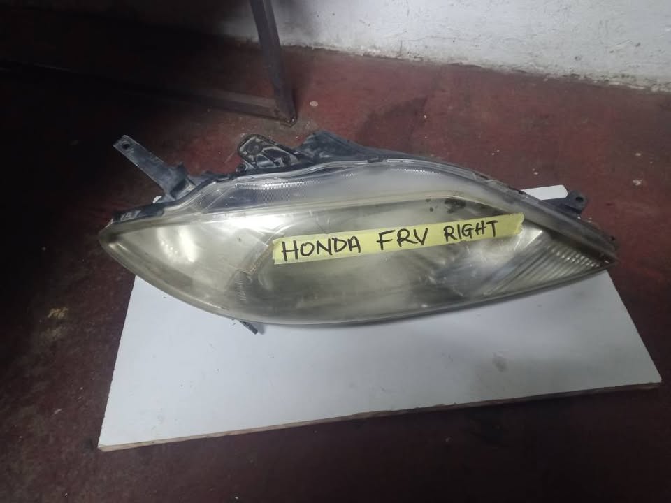 HONDA FRV HEADLIGHT RIGHT SIDE - Private Seller HONDA FRV HEADLIGHT RIGHT SIDE - Private Seller