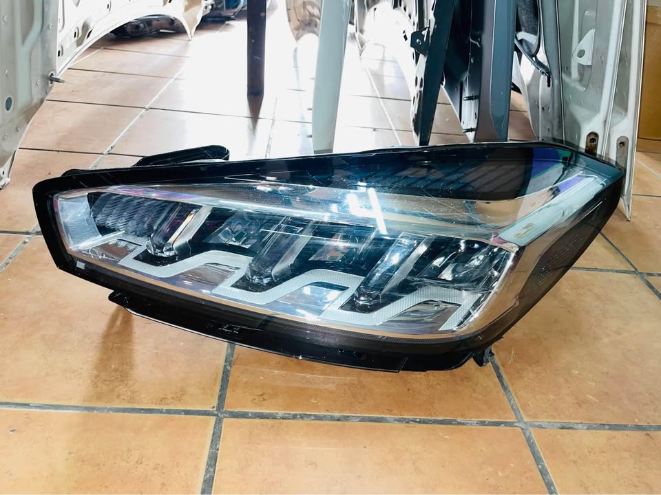 Chery Tiggo Pro 7 headlight - Private Seller Chery Tiggo Pro 7 headlight - Private Seller