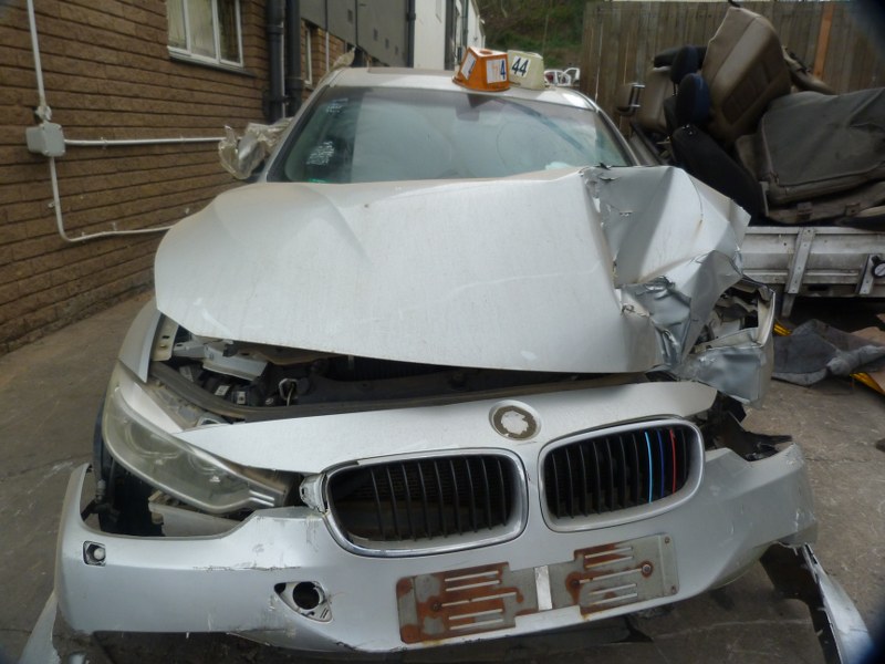 BMW 320i F30 AT Silver - 2014 STRIPPING FOR SPARES - Private Seller BMW 320i F30 AT Silver - 2014 STRIPPING FOR SPARES - Private Seller