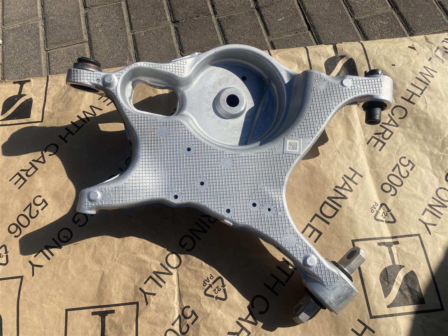2024 VOLVO XC60 RIGHT REAR LOWER CONTROL ARM FOR SALE. BRAND NEW