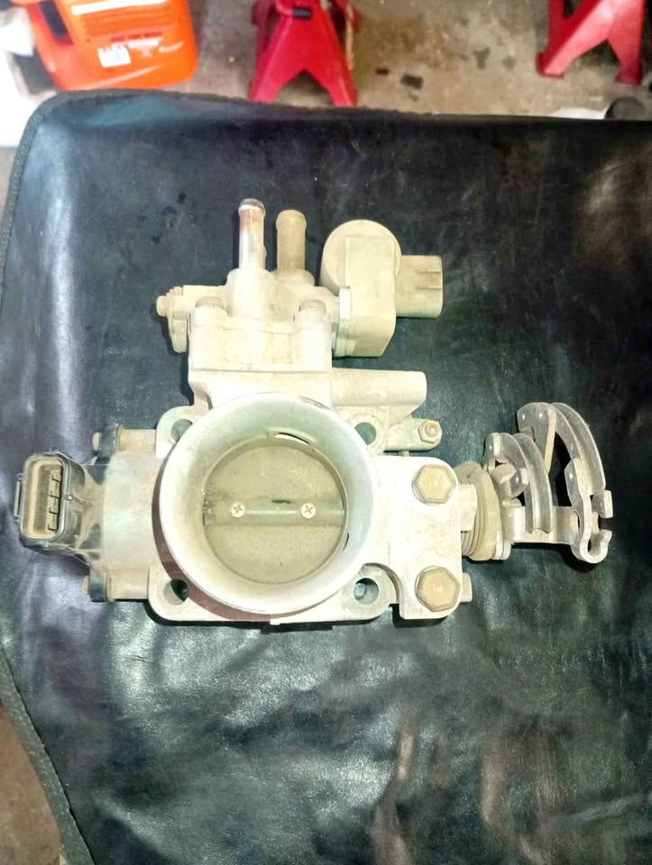 For Sale: Toyota 7A-FE Intake Manifold & RXI Black Top 45mm ITBs! - Private Seller