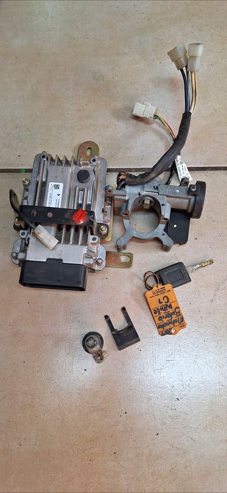 Mahindra bolero maxi truck lockset available - Private Seller Mahindra bolero maxi truck lockset available - Private Seller