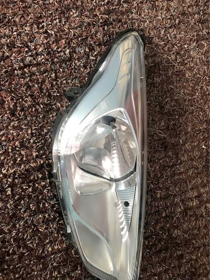 2018 ford figo right headlight - Private Seller 2018 ford figo right headlight - Private Seller