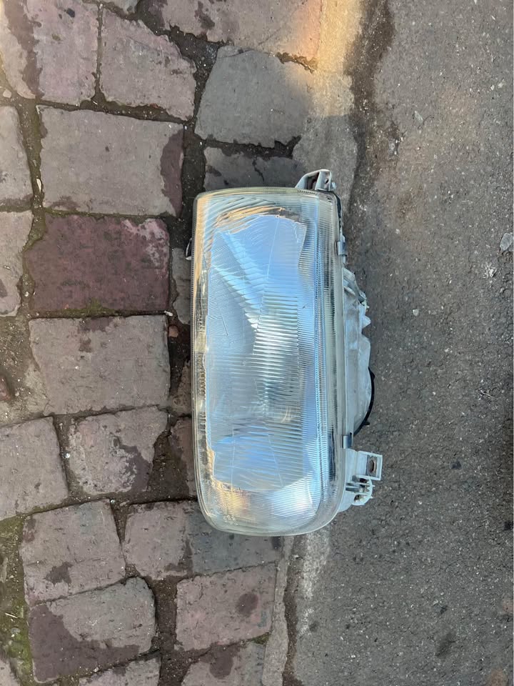 Vw jetta 3 Original hella headlight (left ) available call or whatsapp - Private Seller Vw jetta 3 Original hella headlight (left ) available call or whatsapp - Private Seller
