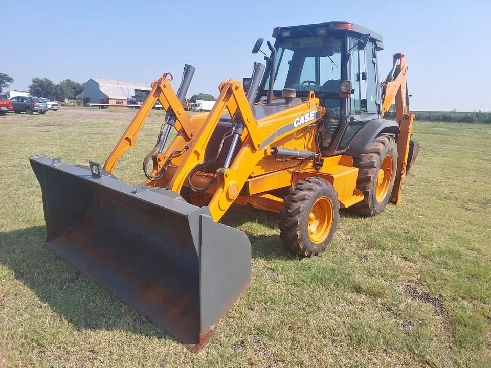 2004 CASE 580 super m 4×2 tlb 2004 CASE 580 super m 4×2 tlb