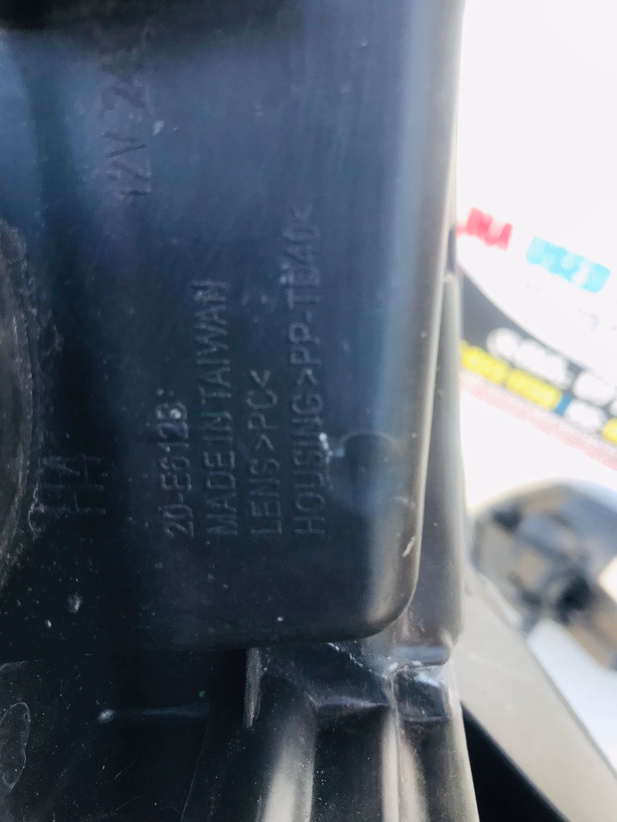 Renault Sandero left side headlight remaining - Private Seller Renault Sandero left side headlight remaining - Private Seller