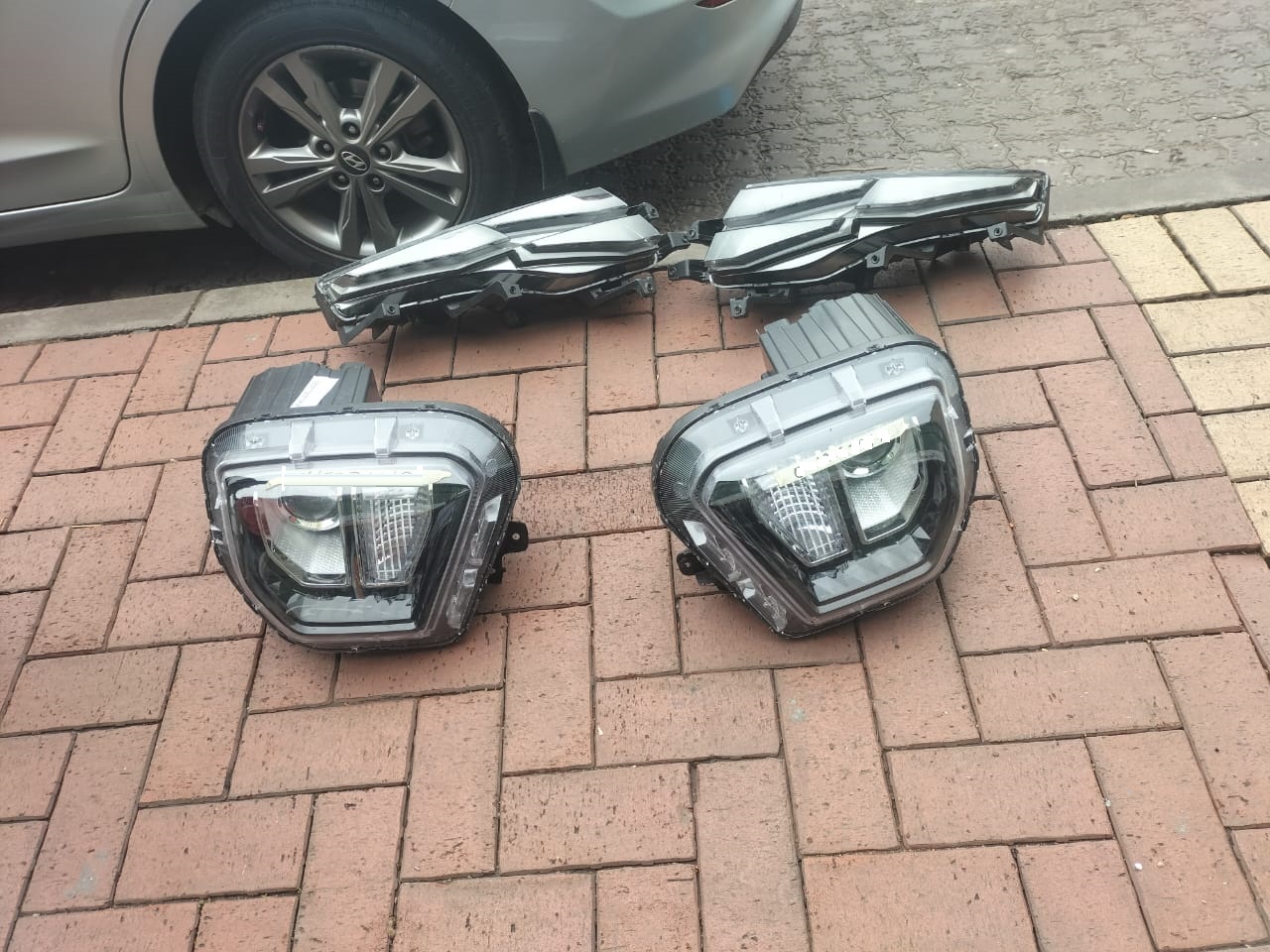Creta HeadlightS - Private Seller Creta HeadlightS - Private Seller