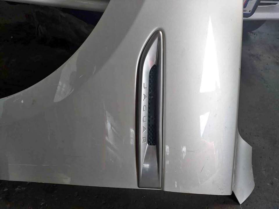 Jaguar f pace left fender - Private Seller Jaguar f pace left fender - Private Seller